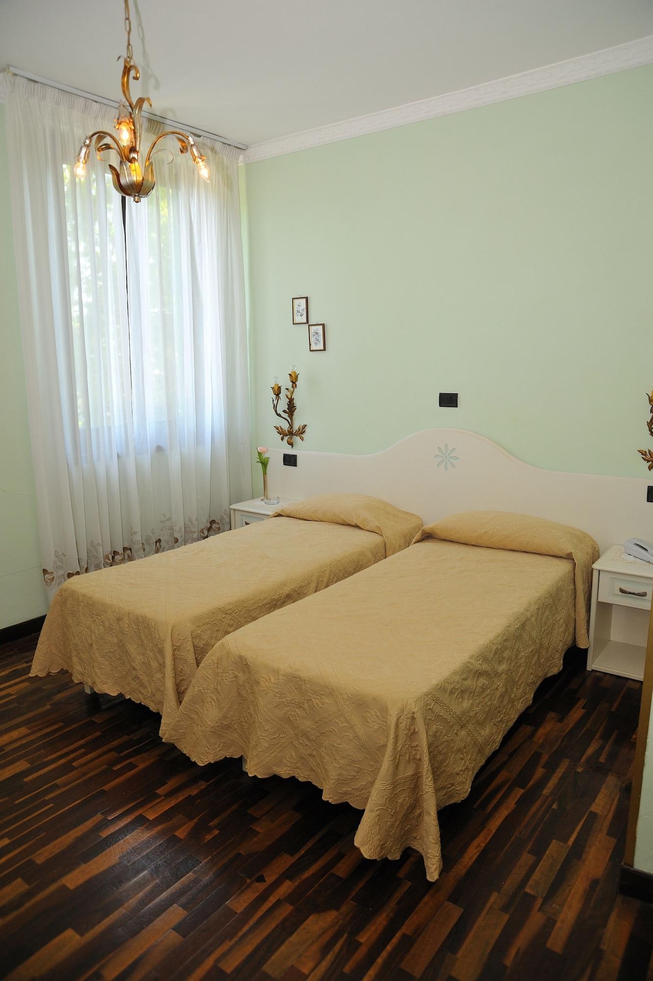 Hotel Savona مونتيكاتيني تيرمي المظهر الخارجي الصورة