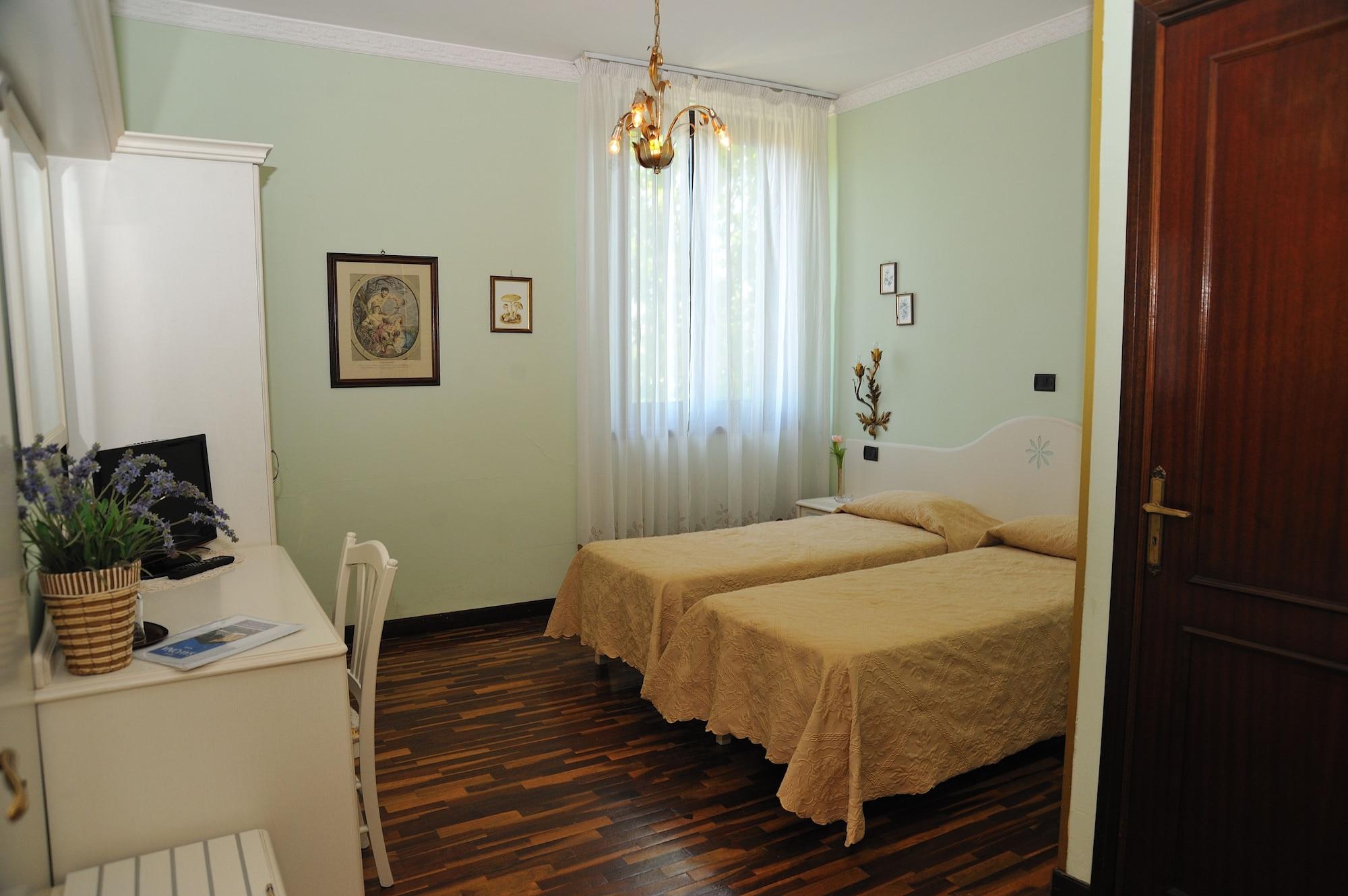 Hotel Savona مونتيكاتيني تيرمي المظهر الخارجي الصورة
