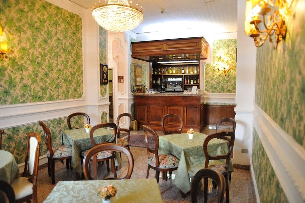 Hotel Savona مونتيكاتيني تيرمي المظهر الخارجي الصورة