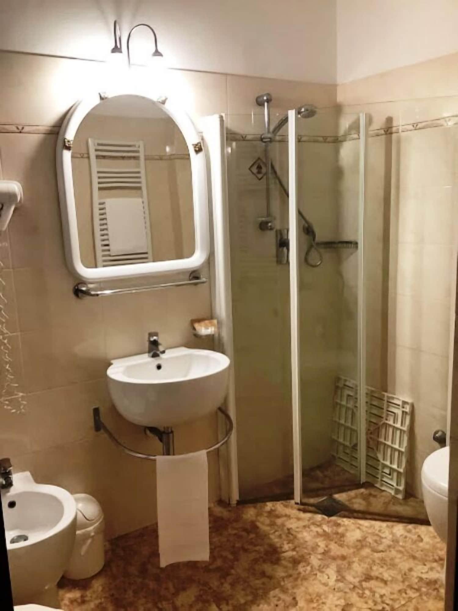 Hotel Savona مونتيكاتيني تيرمي المظهر الخارجي الصورة