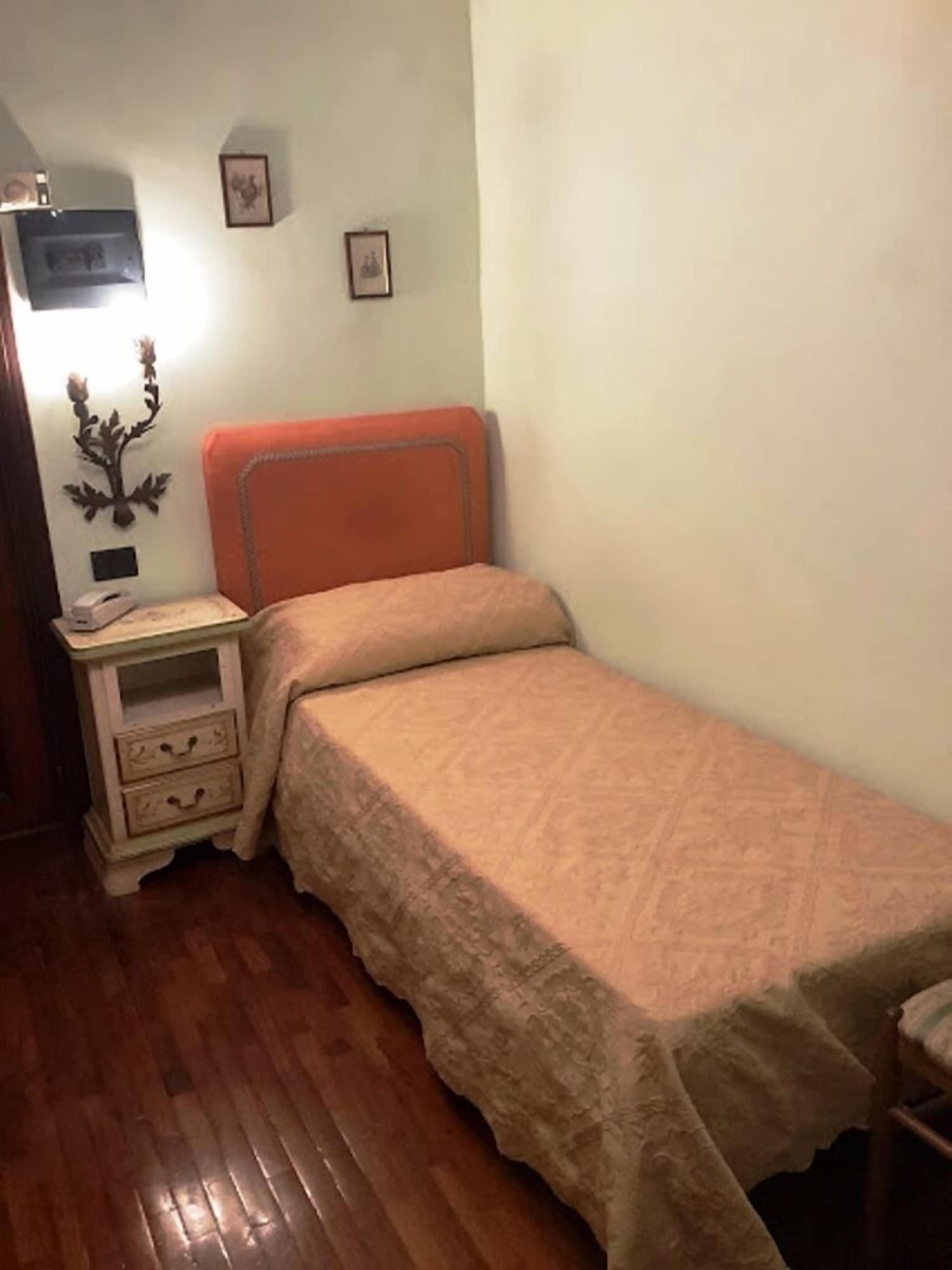 Hotel Savona مونتيكاتيني تيرمي المظهر الخارجي الصورة