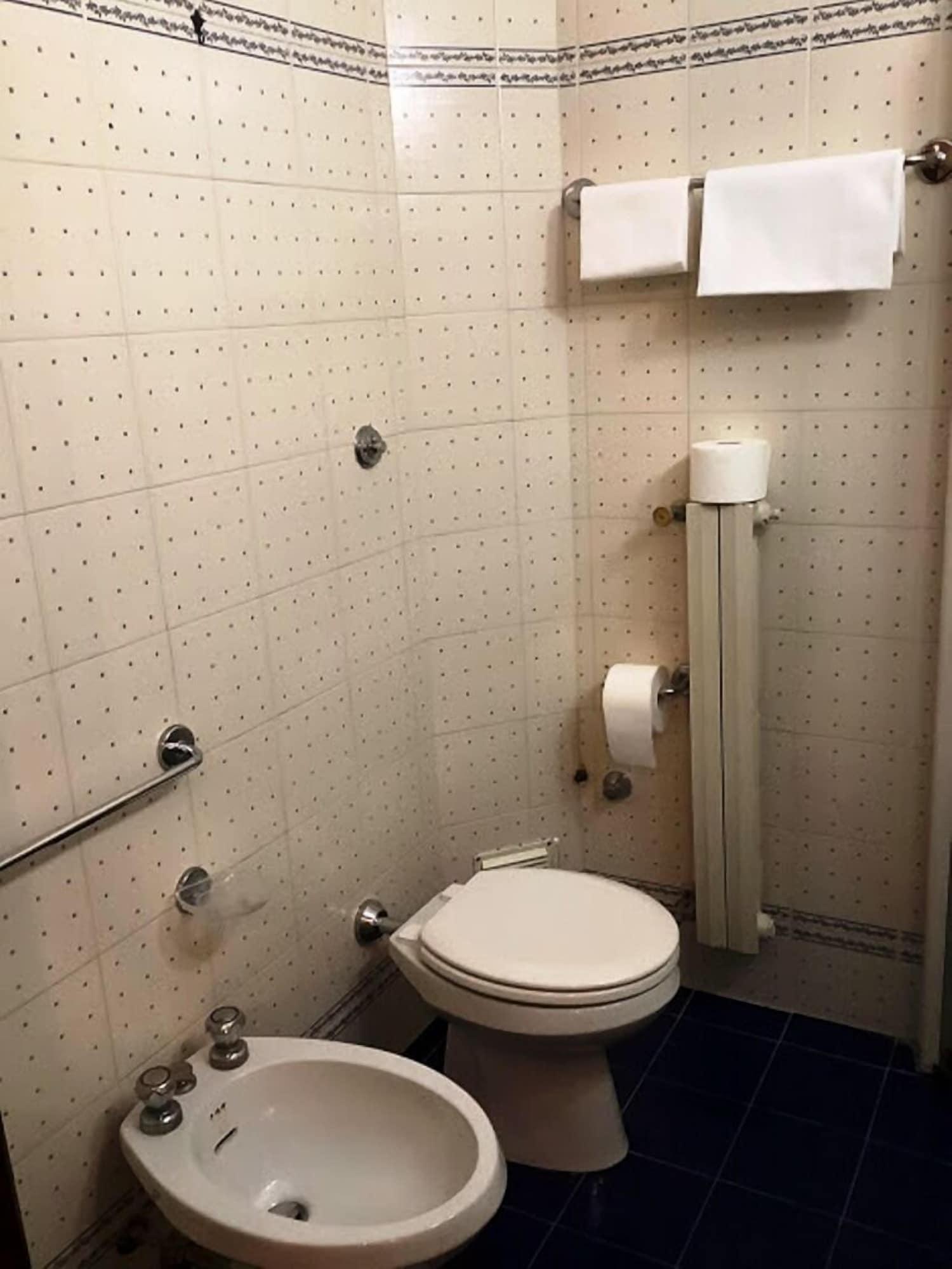 Hotel Savona مونتيكاتيني تيرمي المظهر الخارجي الصورة