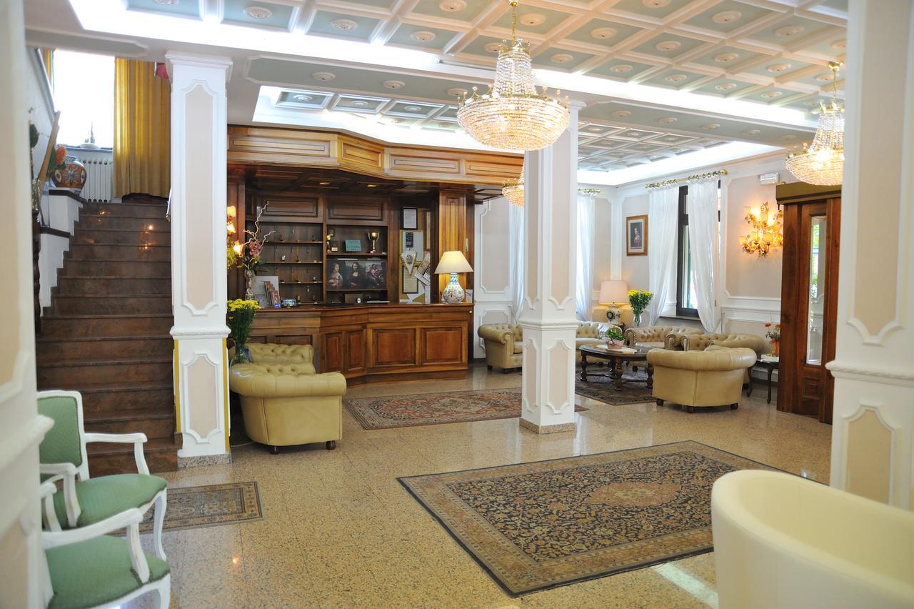 Hotel Savona مونتيكاتيني تيرمي المظهر الخارجي الصورة